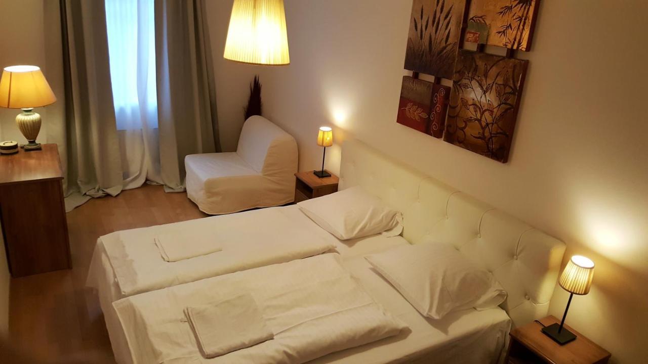Apartment Smichov Prag Eksteriør billede